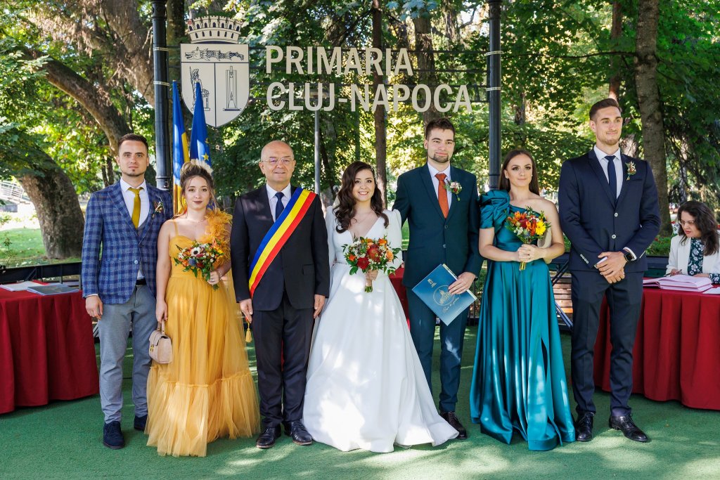 Peste 40 de cupluri s-au căsătorit la Cluj-Napoca în acest weekend. Emil Boc: „La mulți ani tinerelor familii!”