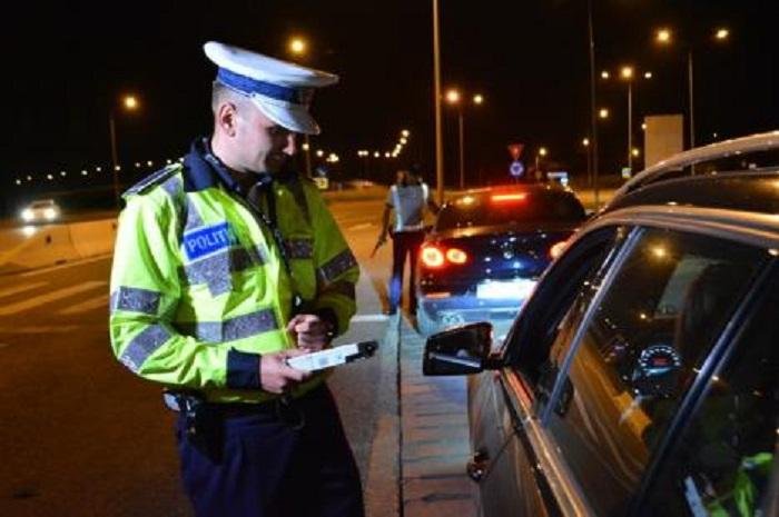 Polițiștii au luat la control drumurile din Cluj . A “plouat” cu dosare penale în weekend pentru șoferii prinși la volan beți sau drogați