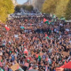 Mii de demonstranţi cu drapele palestiniene s-au adunat duminică la prima manifestaţie pro-palestiniană autorizată la Paris după atacul din 7 octombrie al grupării islamiste Hamas împotriva Israelului/ Foto: captură ecran video @FonsiLoaiza - Twitter