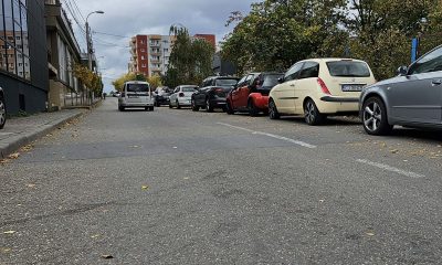 Strada pe care ”locuiește” Poliția Cluj e plină de mașini parcate neregulamentar: ”Nici Primăria, nici Poliția nu își face treaba” - FOTO