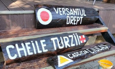 Traseele turistice din Cluj au devenit mai frumoase! S-au recondiționat indicatoarele de semnalizare de la Cheile Turzii  - FOTO