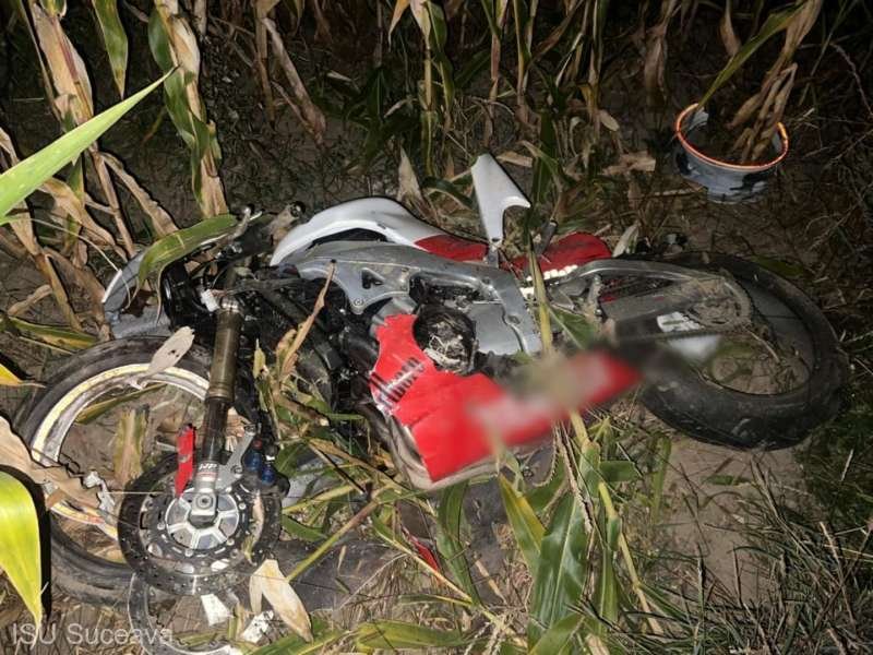 Un tânăr și-a pierdut viața în urma unui accident de motocicletă iar o tânără e grav rănită