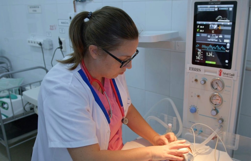Aparatură vitală pentru reanimarea nou-născuților prematur sau cu patologii grave, la spitalul din Gherla