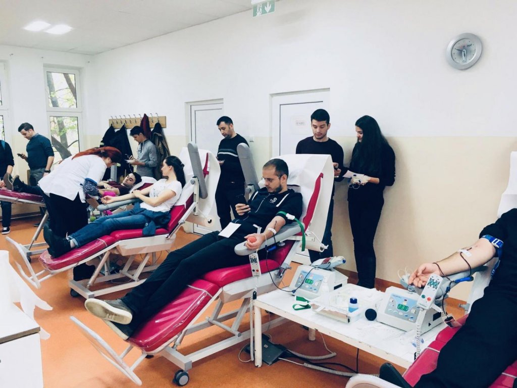 Cluj: Peste 720 de persoane au donat sânge în cele 5 zile ale campaniei iniţiate de UBB