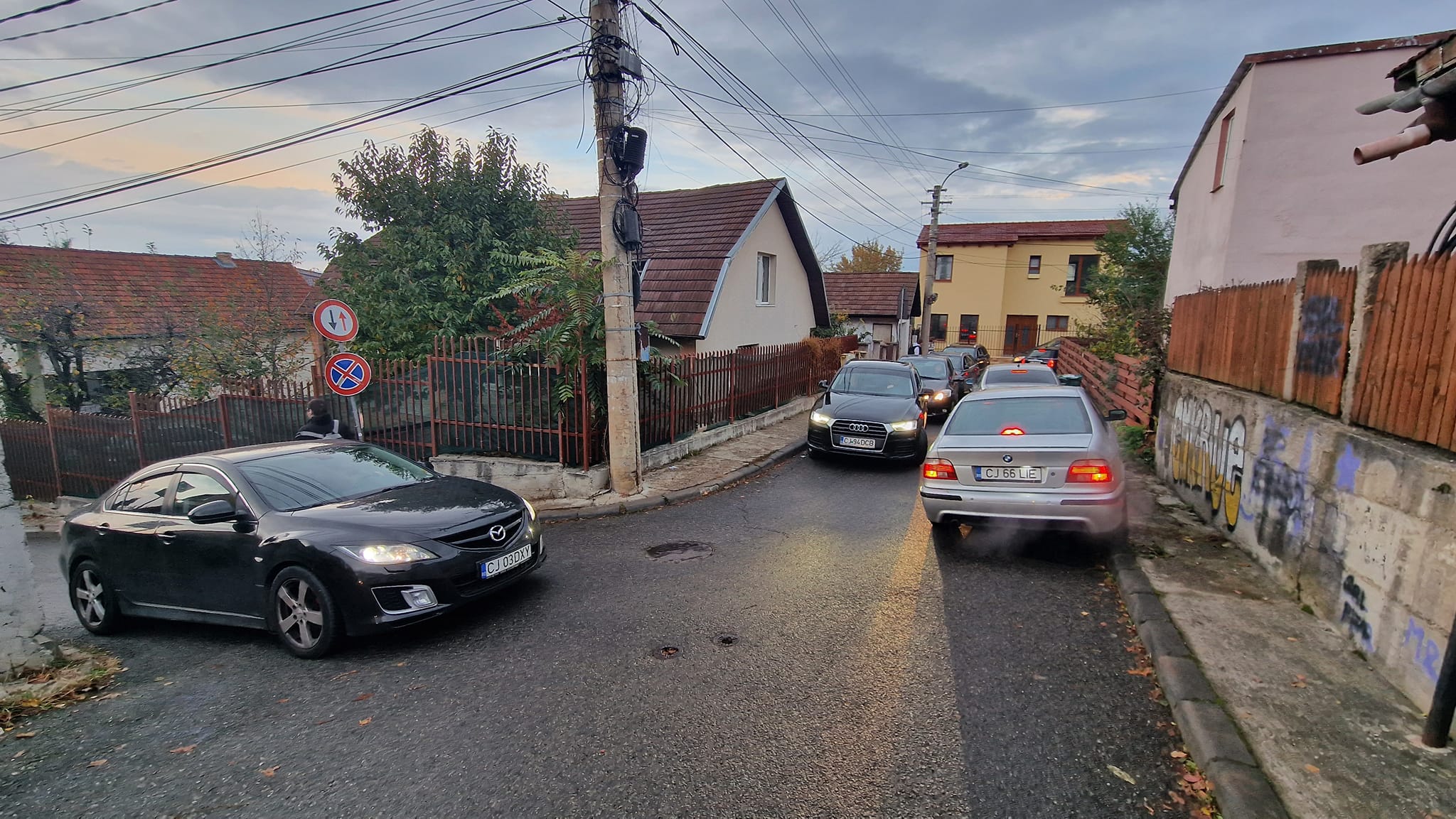 Clujenii care locuiesc pe strada Mărginașă, enervați pe decizia autorităților: „Nu faceți strada cu sens unic!/Ocolesc jumătate de cartier”