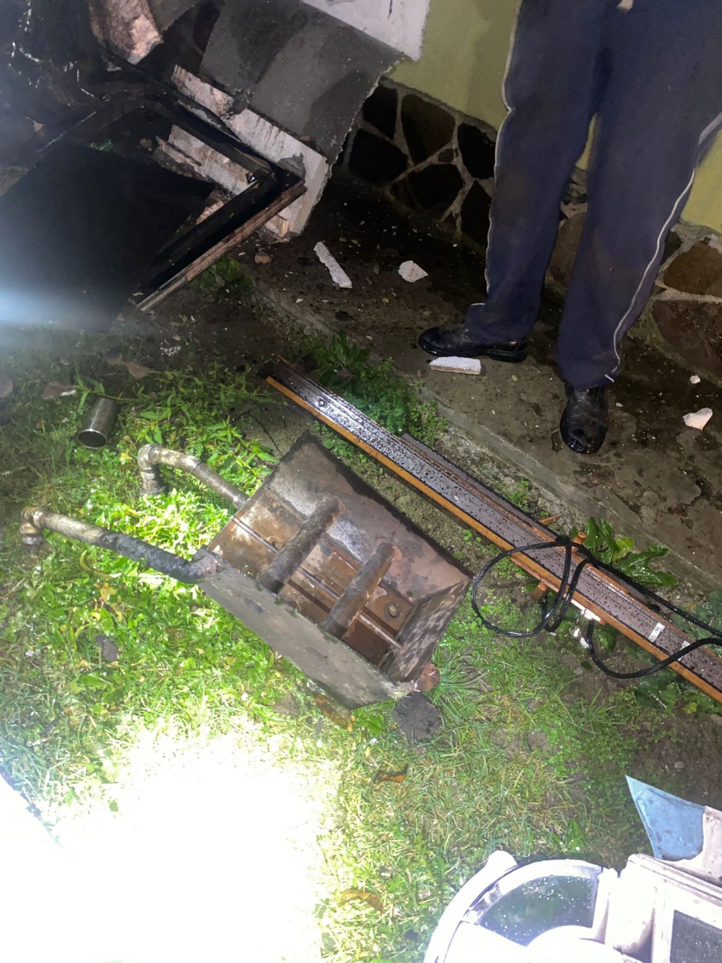EXPLOZIE în Cluj: Și-a improvizat o ”centrală termică”, dar și-a distrus casa