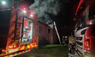 Incendiu în Șoimeni, Cluj! A luat foc acoperișul unei case