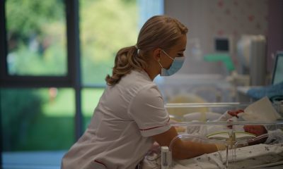 Legătura medicilor neonatologi cu bebelușii născuți prematur, absolut specială! Camelia Vidra, REGINA MARIA Cluj: Ni se „lipesc” de suflet