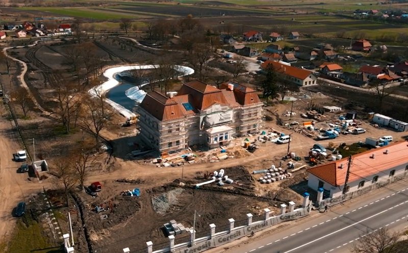 Castelul Banffy din Răscruci în timpul lucrărilor de restaurare. FOTO: Captură ecran Legat de Cluj