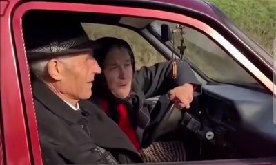 ”M-o prins fără permis la 68 de ani și mi-o făcut dosar penal” - Bunicuța din Cluj a arătat că poate mai mult și acum are permis - VIDEO