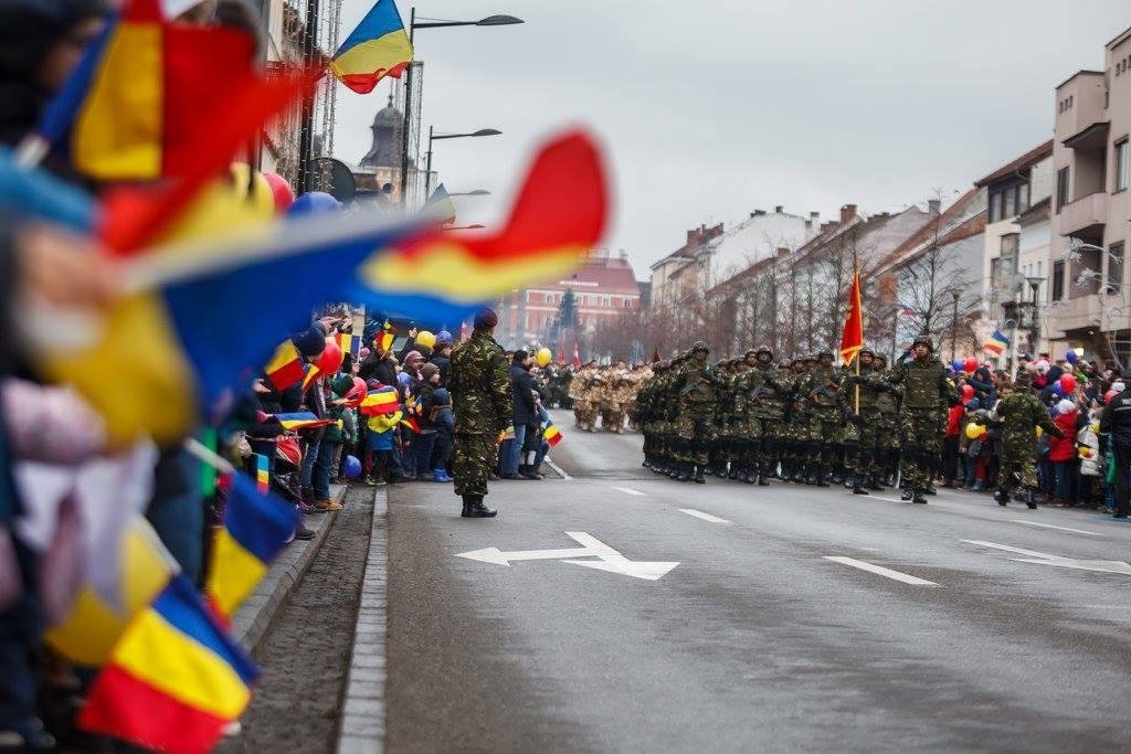 Parada militară de 1 Decembrie, la Cluj-Napoca: 300 de militari, cu 50 de mijloace tehnice. Aeronave militare vor survola orașul