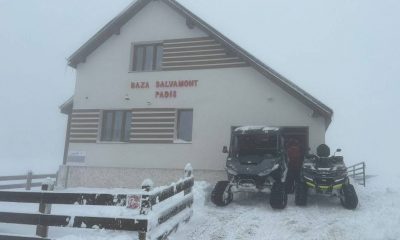 Mai mulţi turişti au fost blocaţi, duminică dimineața, 12 noiembrie, în staţiunea Padiş din judeţul Bihor/ Foto: Salvamont Salvaspeo Bihor - Facebook
