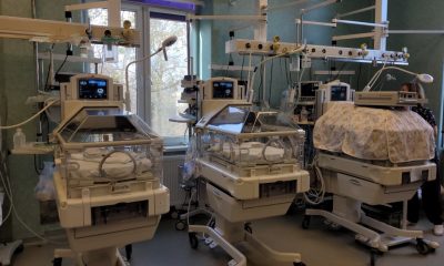 Premieră, în România, la Secția de Neonatologie I din Cluj: Sisteme de camere pentru transmisiuni live la terapie intensivă/ Părinții, incluși în îngrijirea nou-născutului