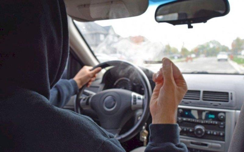 Șofer din Cluj, prins la volan DROGAT. S-a ales cu dosar penal
