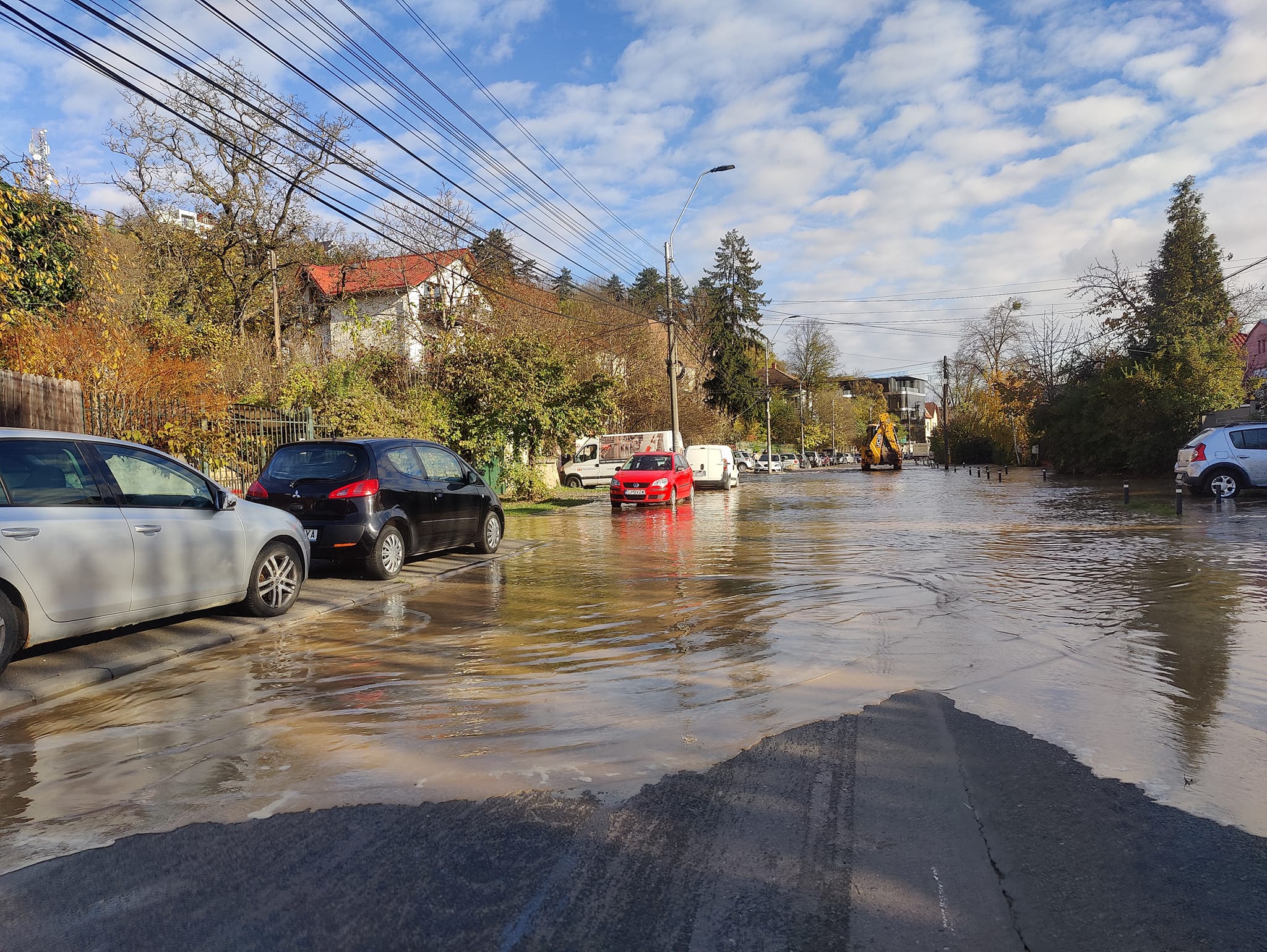 Strada Eremia Grigorescu se închide pentru repararea avariei la conducta de apă