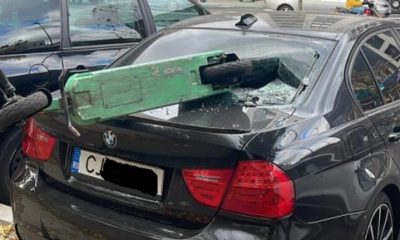 Mașină BMW, distrusă pe Calea Mănăștur cu o trotinetă / Foto: INFO Trafic jud. Cluj - Facebook
