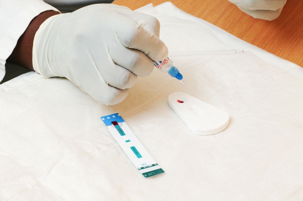 Testări GRATUITE, la Cluj, pentru HIV, Sifilis, Hepatită B și C / Cum poți comanda, gratuit, auto-teste