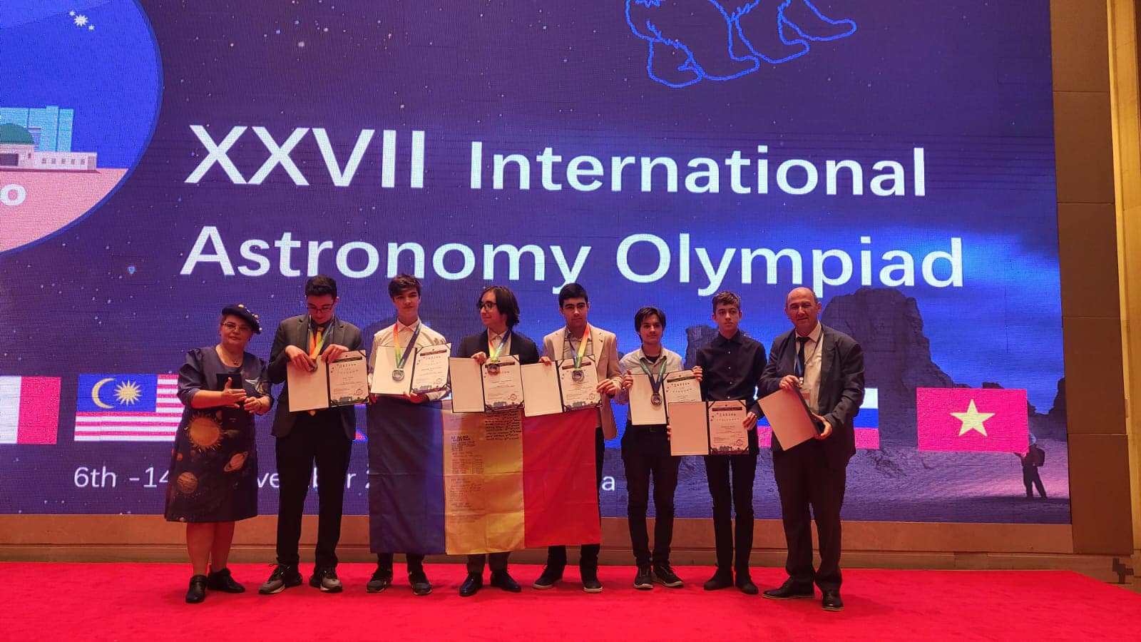 Un elev din Cluj-Napoca, medaliat cu bronz la Olimpiada Internațională de Astronomie de la Beijing!