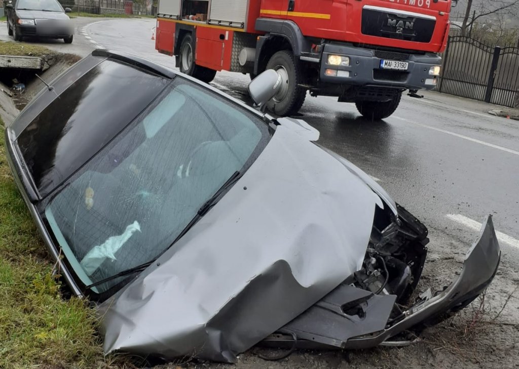 Un nou accident în județul Cluj. O mașină s-a făcut zob la Poieni