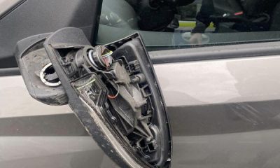 Unul dintre copii a distrus oglinda retrovizoare/ Foto: Info Trafic Cluj-Napoca - Facebook