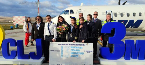 Nicoleta Turcitu, pasagerul cu numărul 3 milioane de pe Aeroportul Internațional „Avram Iancu”, 24 noiembrie 2023/ Foto: monitorulcj.ro
