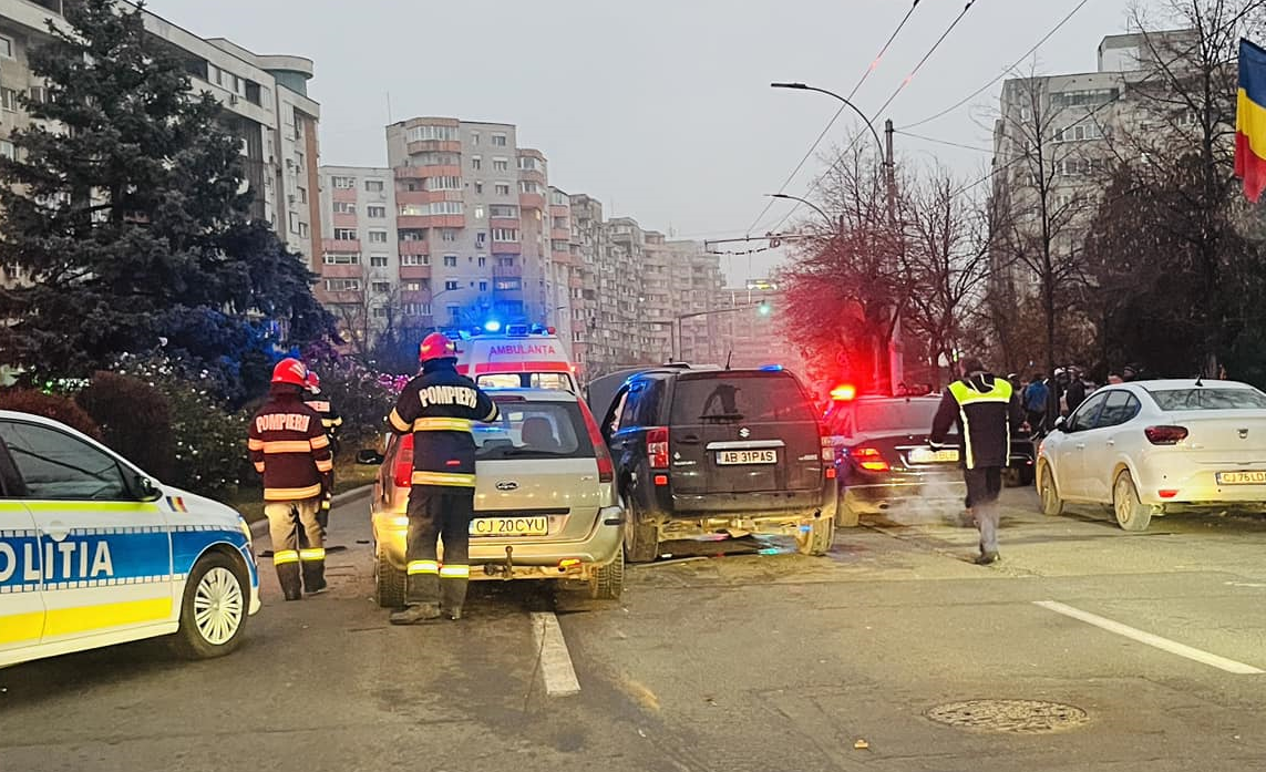 Accident cu mai multe mașini în Mărăști - FOTO și VIDEO
