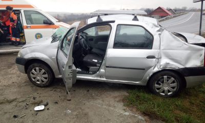 Accident rutier la Topa Mică. O șoferiță a pierdut controlul asupra Daciei - FOTO