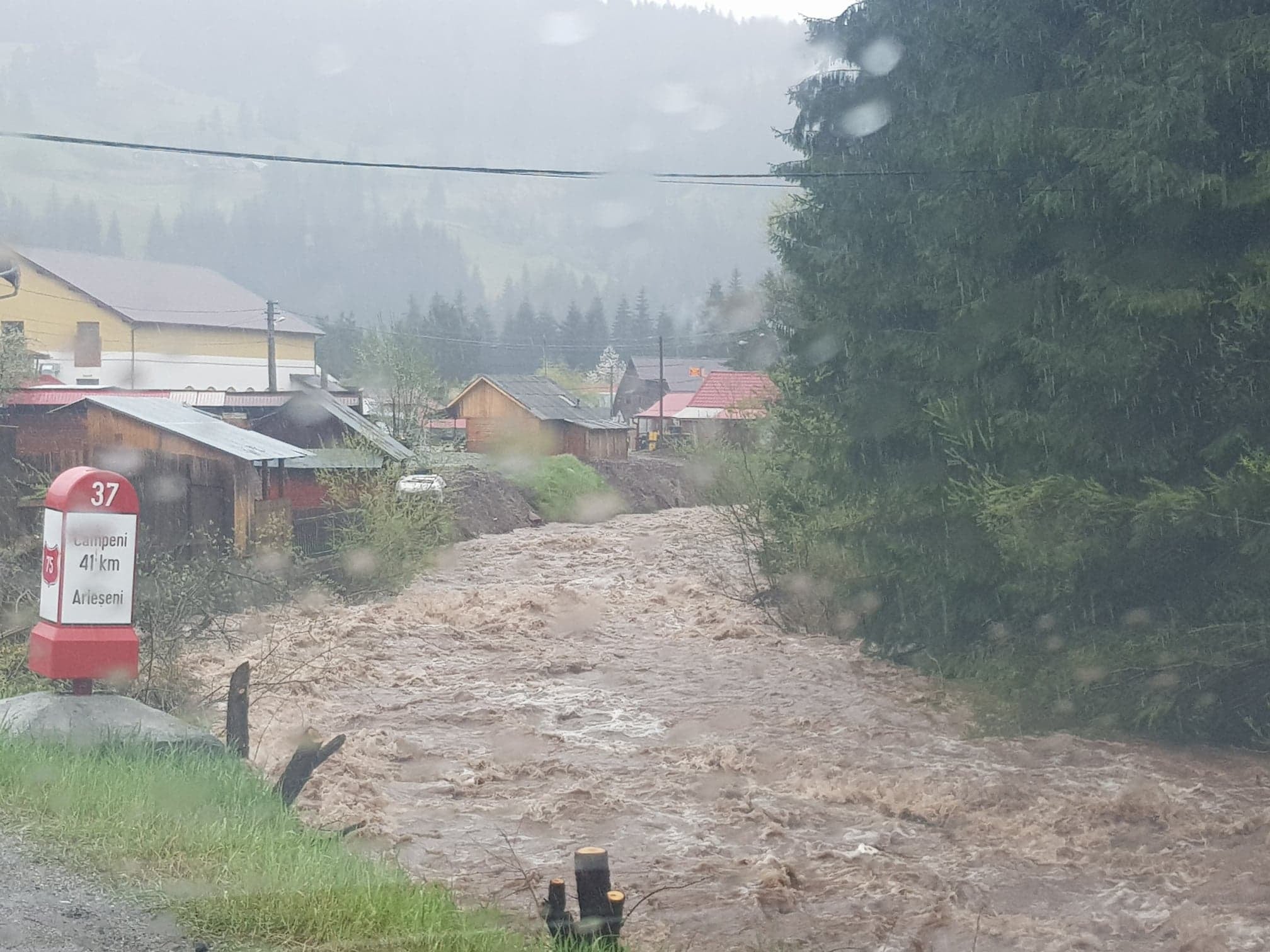 Alertă de inundații în Cluj. Un cod galben a fost emis de Institutul Naţional de Hidrologie