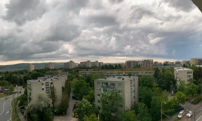 Dispute între vecini la un bloc din Gheorgheni: „Câțiva proprietari și-au izolat apartamentele, balcoanele se vor prăbuși primele”