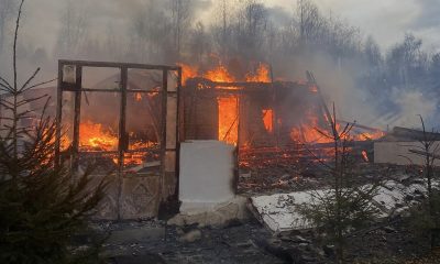 O casă a luat foc la Dealul Negru. Locuința s-a făcut scrum - FOTO