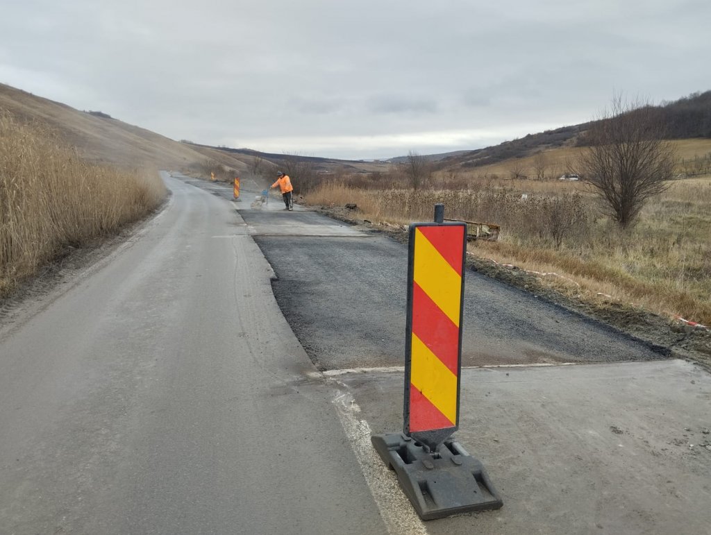 Reparații pe un nou drum județean din Cluj. Ce lucrări se fac