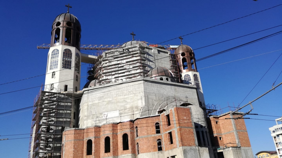 Unii clujeni solicită Primăriei să dărâme catedrala greco-catolică din piața Cipariu: „Este o rușine că lăsați să strice imaginea Clujului”