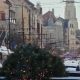 VIDEO. Atmosferă festivă la Cluj! Un șofer și-a pus bradul pe mașină, cu luminițele aprinse, și a dat o tură prin oraș