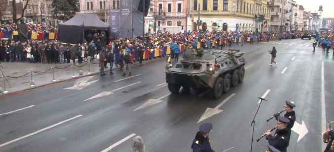 Ziua Națională a României sărbătorită la Cluj-Napoca. A început parada militară
