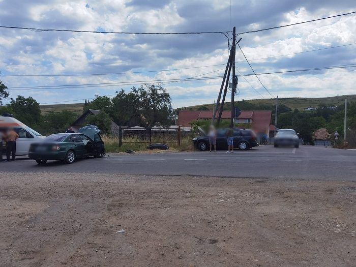 Accident rutier la Călata, județul Cluj, iulie 2025, intervenția pompierilor și ambulanței pentru mai multe masini