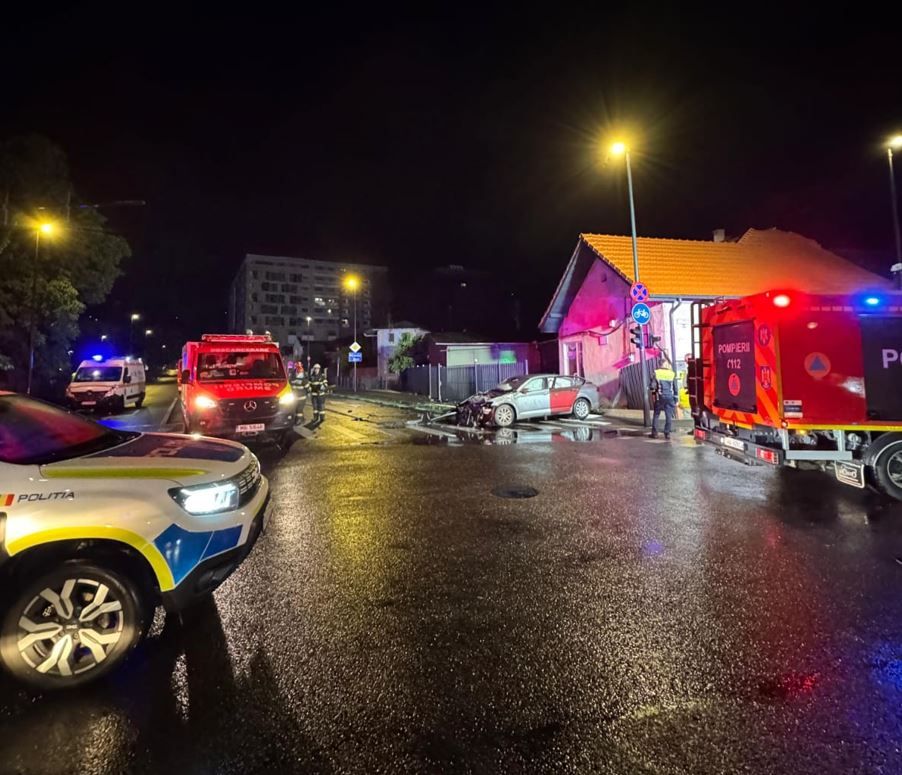 Mașini avariate în urma accidentului rutier de pe strada Uzinei Electrice din Cluj-Napoca, intervenție ISU