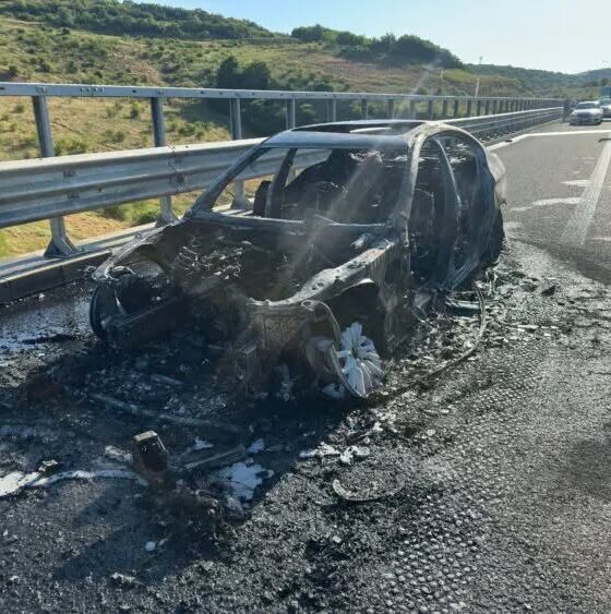 Autoturism cuprins de flăcări pe Autostrada A3, Cluj