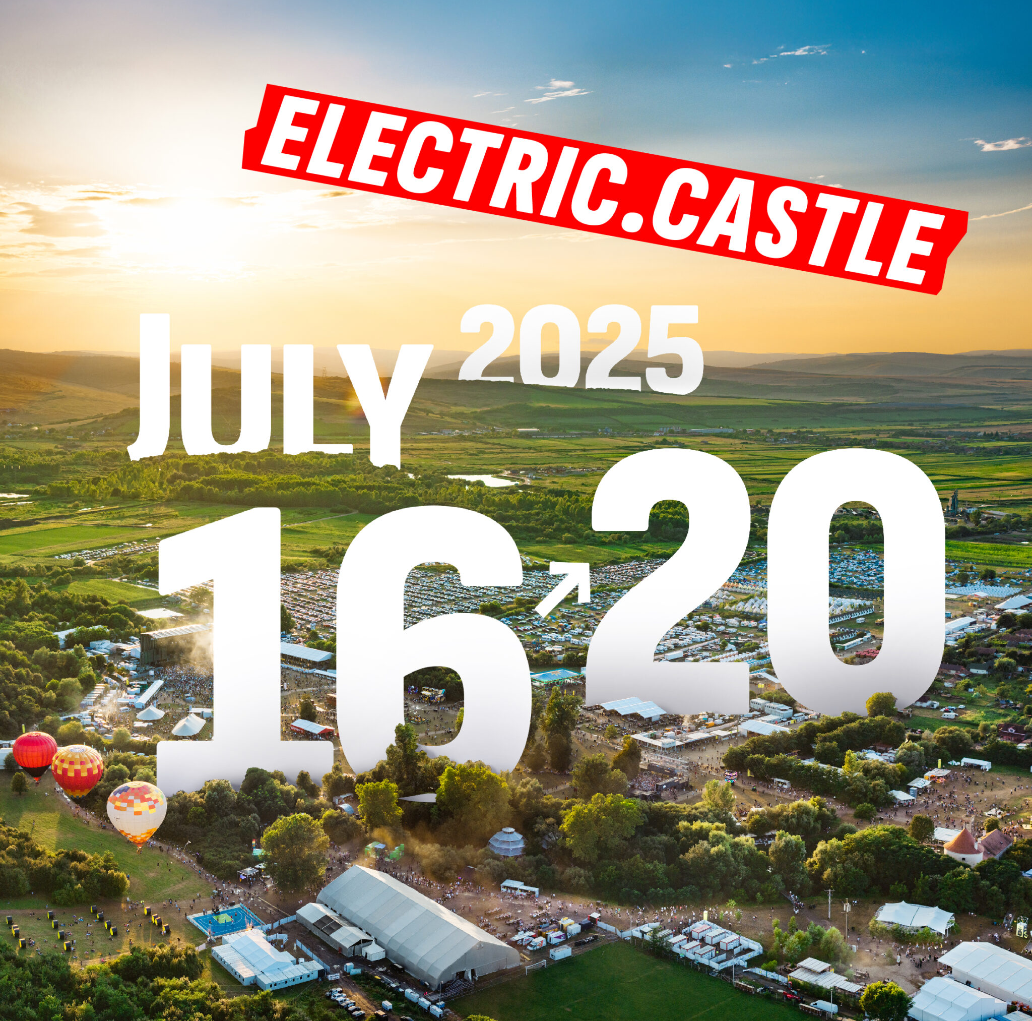 Mii de fani dansează în fața scenei principale la festivalul Electric Castle 2025