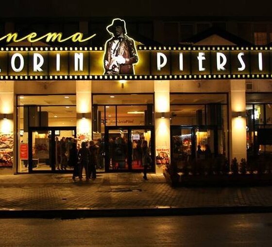 Fațada Cinema Teatru Florin Piersic în Piața Mihai Viteazu Cluj