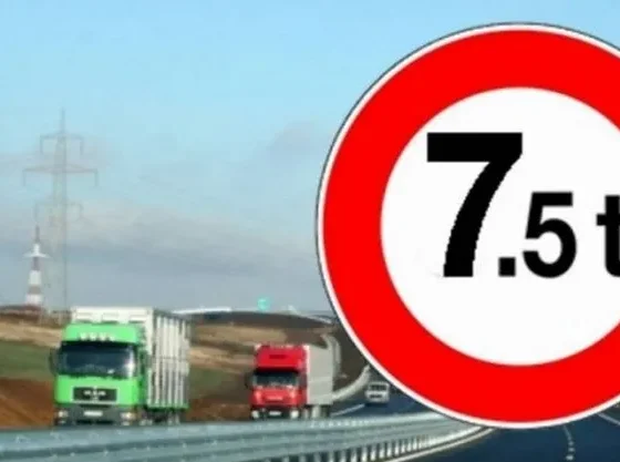 Indicator rutier interzicere trafic greu la intrarea în Cluj-Napoca