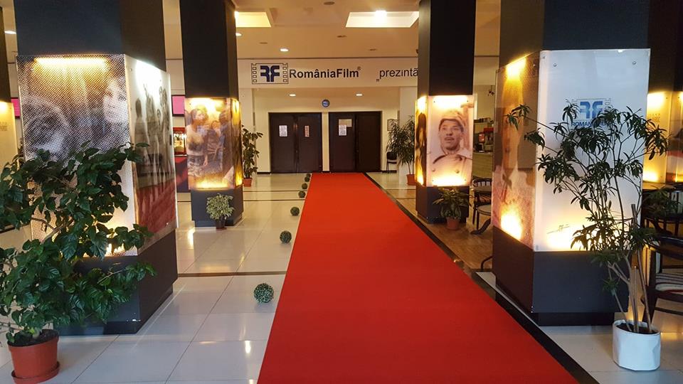Intrarea principală a Cinema Teatru Florin Piersic din Cluj-Napoca