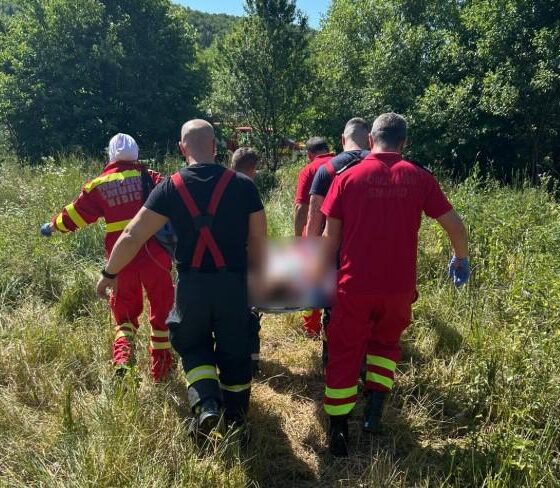 Pompieri și elicopter SMURD în Oșorhel la intervenție pentru intoxicație cu monoxid de carbon