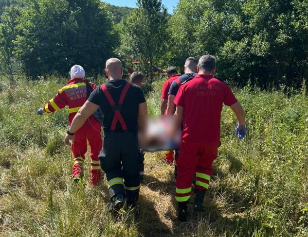 Pompieri Či elicopter SMURD Ć®n OČorhel la intervenČie pentru intoxicaČie cu monoxid de carbon
