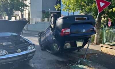 Două mașini avariate după un accident rutier în Cluj-Napoca