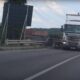 TIR-uri circulând prin Gilău în ciuda restricțiilor rutiere pentru camioanele peste 7,5 tone