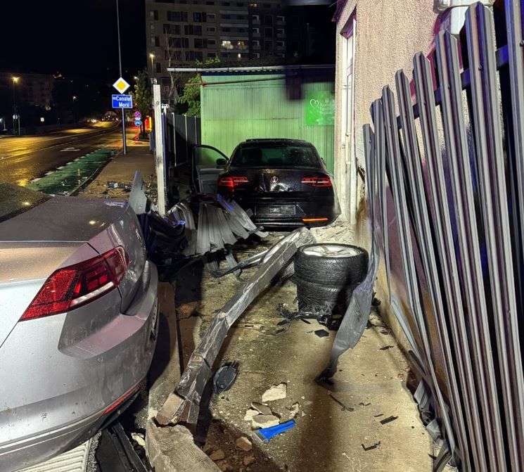 Trafic blocat pe strada Uzinei Electrice în urma accidentului