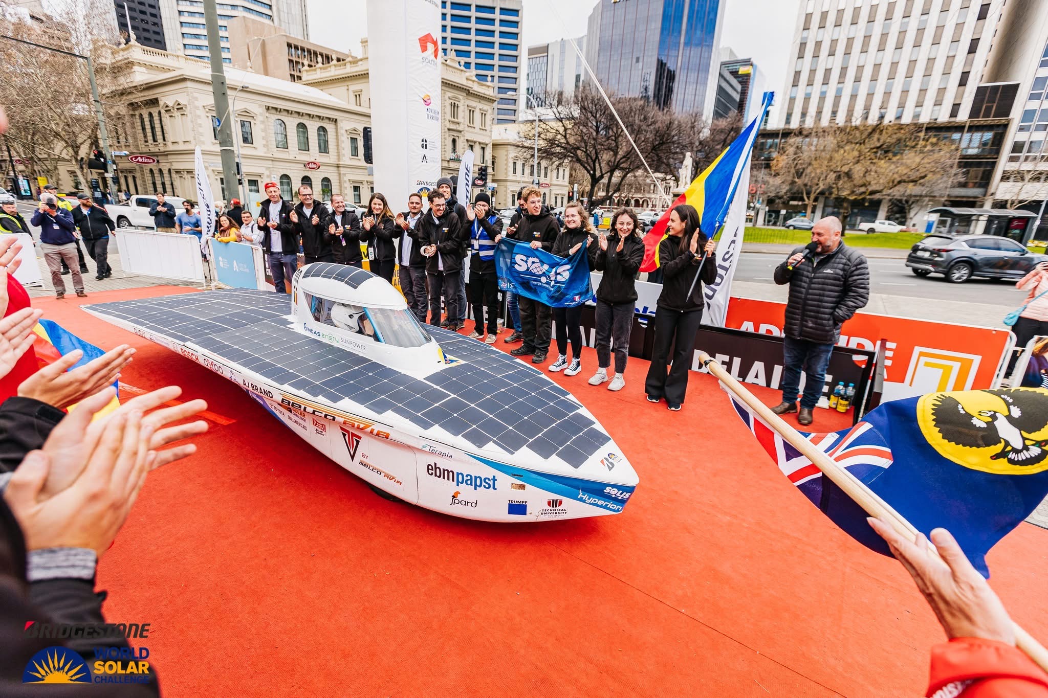 Hyperion prezentat publicului în Victoria Square, Australia