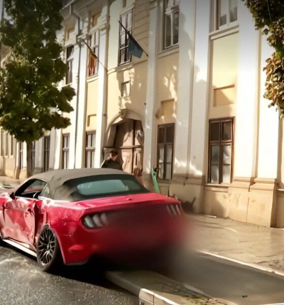 Copil de 12 ani lovit pe trotuar de un Mustang la Cluj