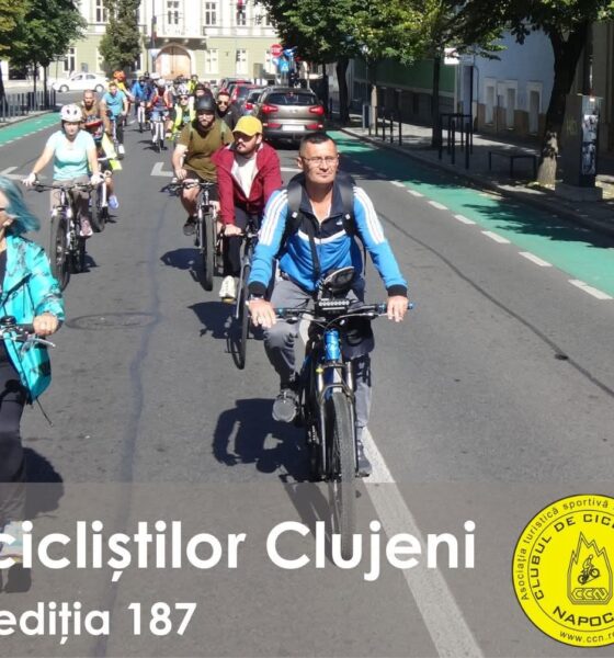 Participanți la Marșul Bicicliștilor Clujeni, ediția 187, în centrul Clujului.